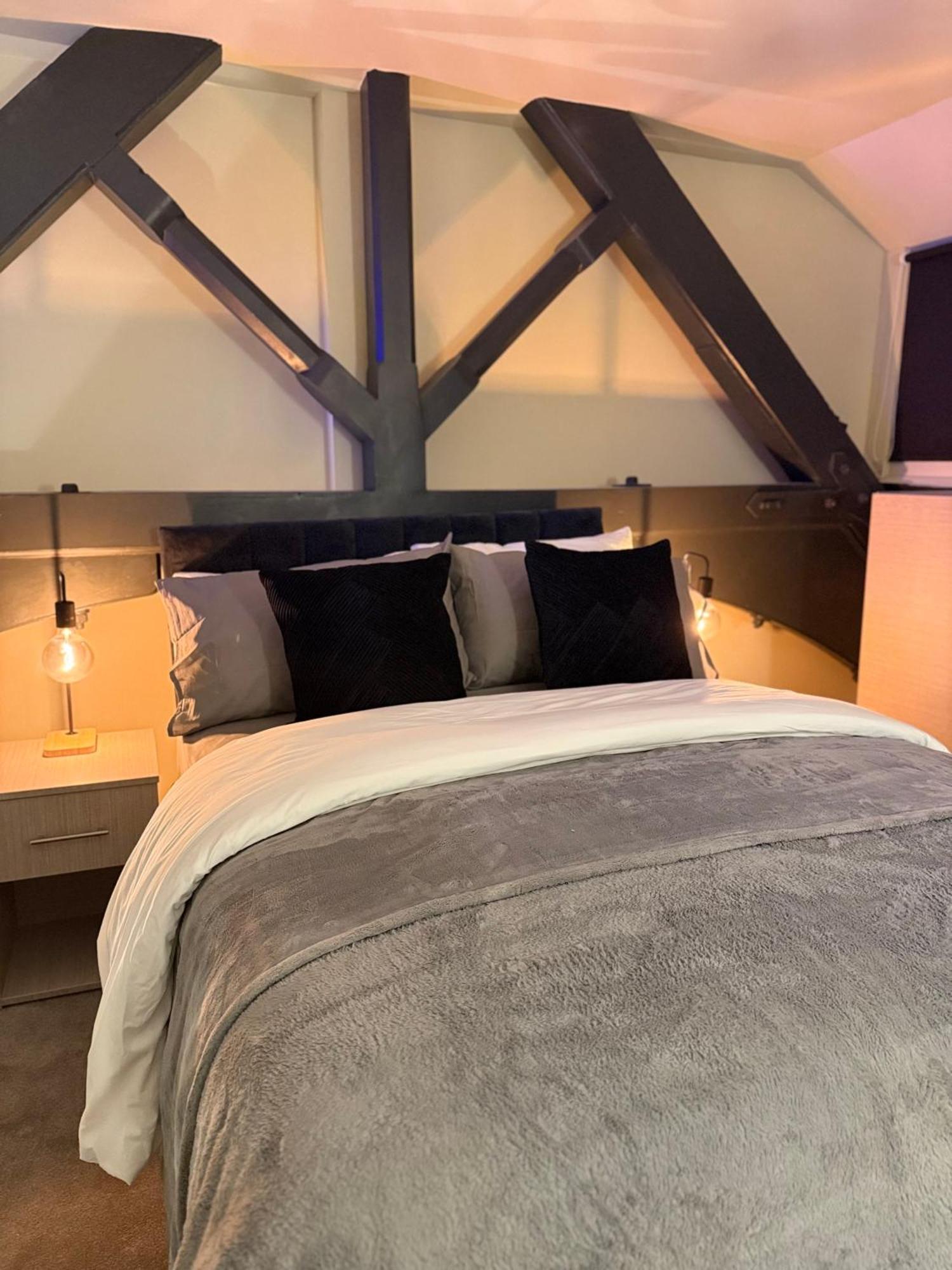 Cosy Mezzanine Apartment Leeds City Centre Esterno foto